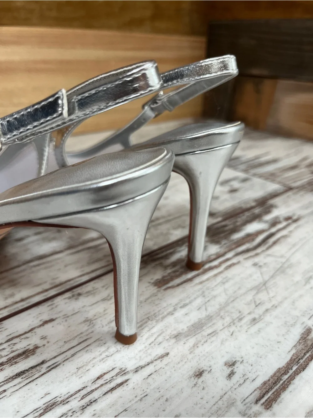 Newbella Womens 8.5 Silver Mesh Pointed Toe Slingback Heels 3